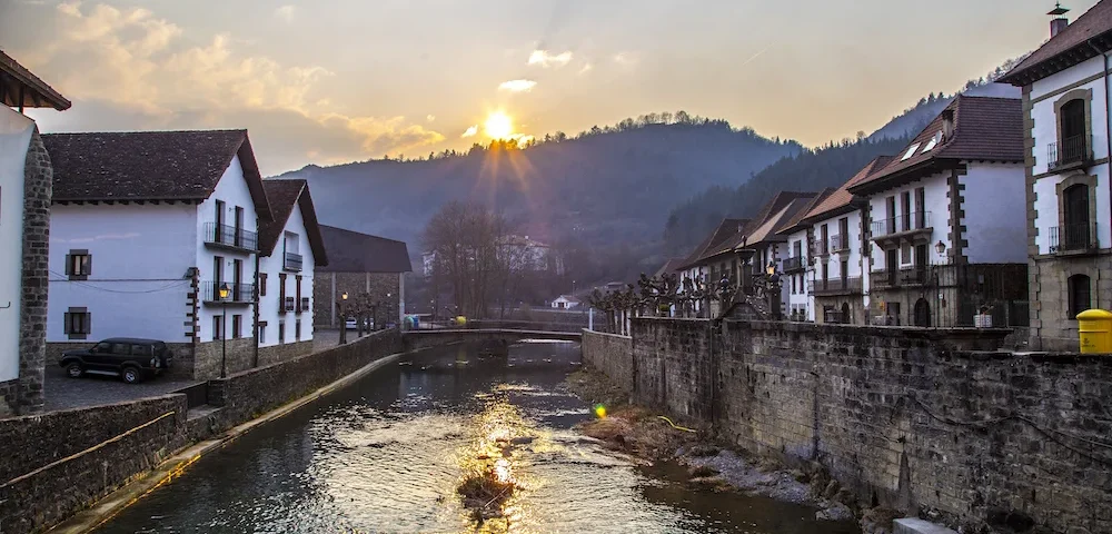Escapadas por Navarra - Escapadas por Navarra desde Pamplona: rutas y pueblos con base en Hostal Acella